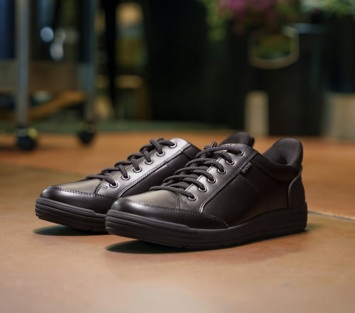 Shop our Nunn Bush work line featuring the Kore City Walk Work EZ Oxford.